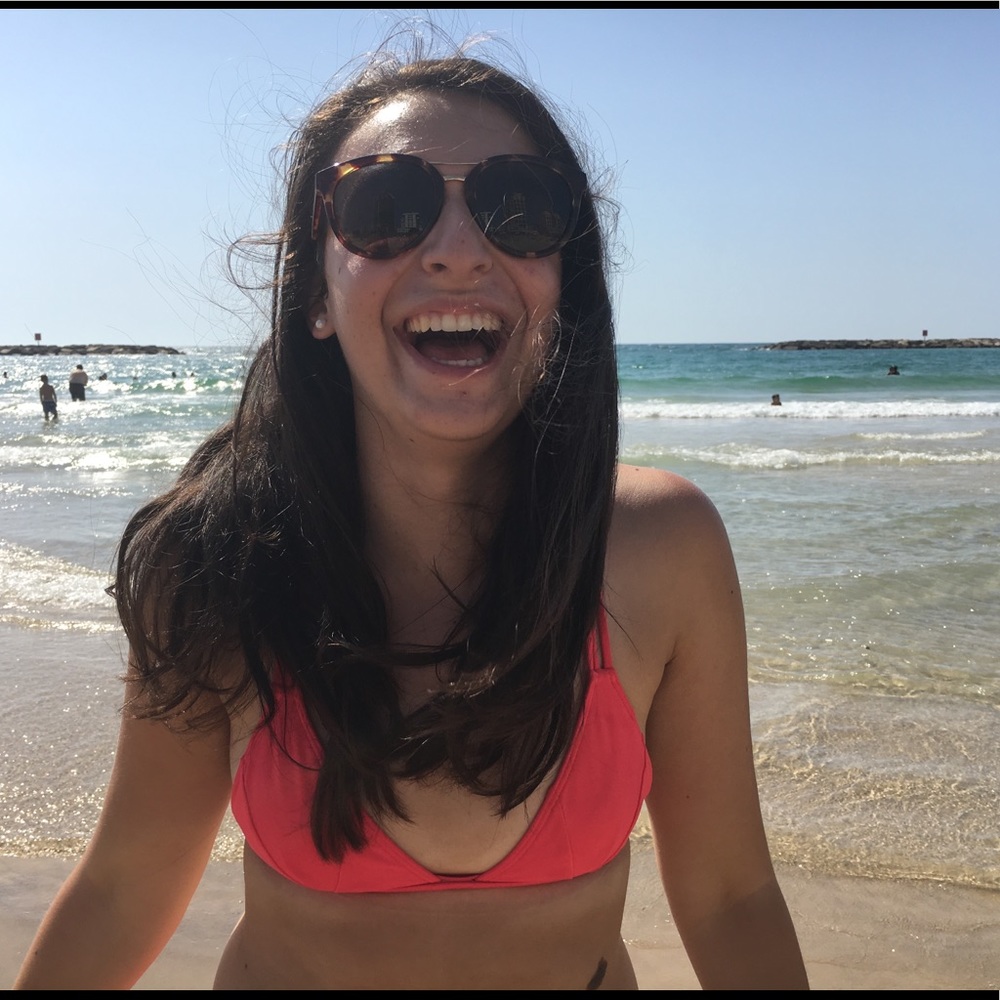 Meet your Posher, Hannah